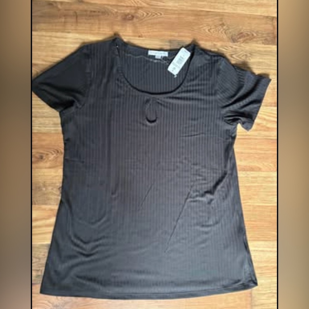 Ladies short sleeve tops size xl and 1x